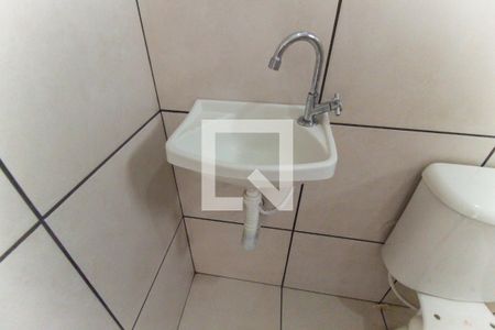 Banheiro de casa para alugar com 1 quarto, 25m² em Vila Campanela, São Paulo