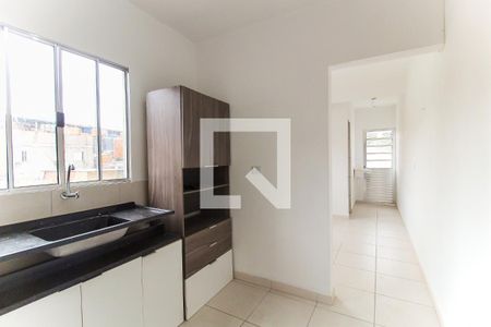 Cozinha de casa para alugar com 1 quarto, 25m² em Vila Campanela, São Paulo