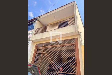 Casa à venda com 150m², 4 quartos e 2 vagas Casa à venda com 150m², 4 quartos e 2 vagasFachada