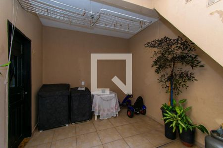 Casa à venda com 150m², 4 quartos e 2 vagas Casa à venda com 150m², 4 quartos e 2 vagasÁrea de Serviço e Quintal