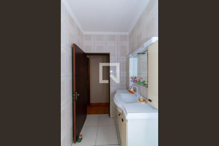 Casa à venda com 150m², 4 quartos e 2 vagas Casa à venda com 150m², 4 quartos e 2 vagasBanheiro 1