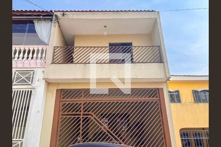 Casa à venda com 150m², 4 quartos e 2 vagas Casa à venda com 150m², 4 quartos e 2 vagasFachada