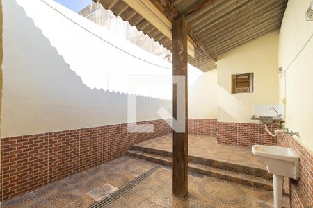 Quintal e área de serviço de casa para alugar com 2 quartos, 60m² em Vila Lídia, Campinas