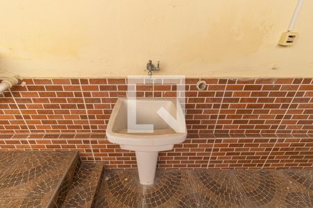 Quintal e área de serviço de casa para alugar com 2 quartos, 60m² em Vila Lídia, Campinas