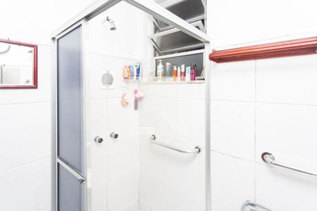 Banheiro de apartamento à venda com 3 quartos, 90m² em Rio Branco, Porto Alegre