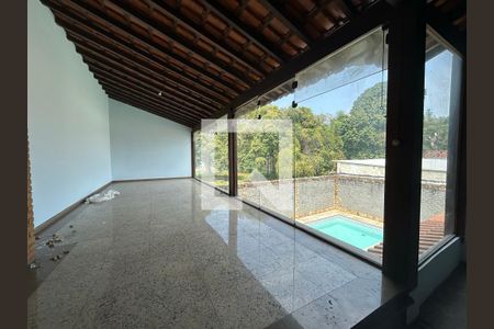 Casa de condomínio à venda com 250m², 3 quartos e 3 vagas Casa de condomínio à venda com 250m², 3 quartos e 3 vagasTerraço