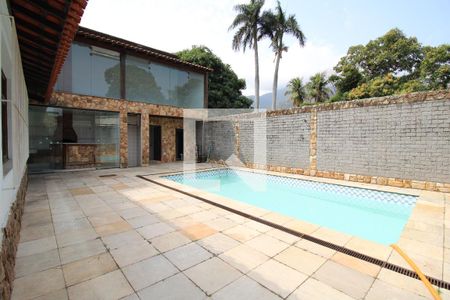 Casa de condomínio à venda com 250m², 3 quartos e 3 vagasÁrea Externa