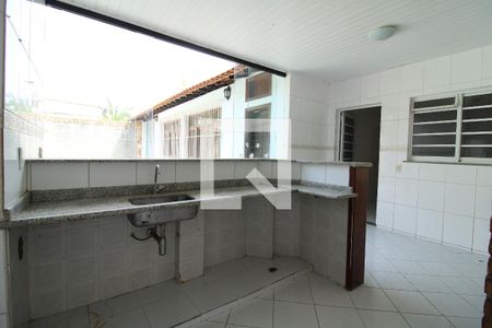 Casa de condomínio à venda com 250m², 3 quartos e 3 vagasChurrasqueira
