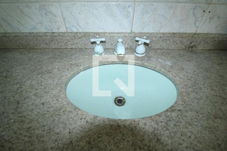 Casa de condomínio à venda com 250m², 3 quartos e 3 vagasQuarto 2