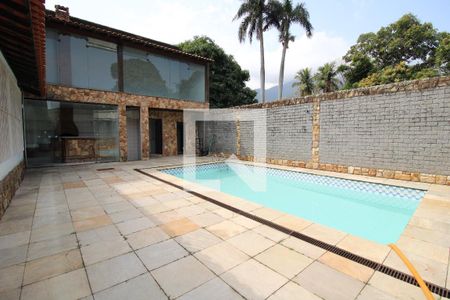Casa de condomínio à venda com 250m², 3 quartos e 3 vagasÁrea Externa