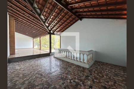 Casa de condomínio à venda com 250m², 3 quartos e 3 vagas Casa de condomínio à venda com 250m², 3 quartos e 3 vagasTerraço