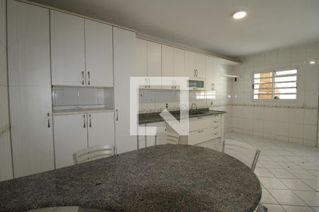 Casa de condomínio à venda com 250m², 3 quartos e 3 vagasCozinha