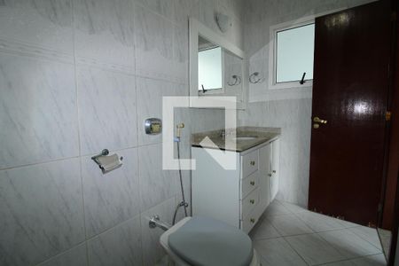 Casa de condomínio à venda com 250m², 3 quartos e 3 vagasBanheiro da Suíte