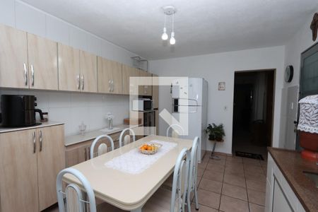 Casa à venda com 325m², 4 quartos e 2 vagasCozinha