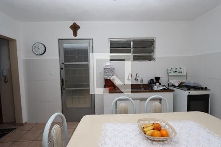 Casa à venda com 325m², 4 quartos e 2 vagasCozinha