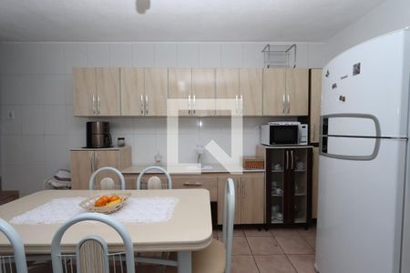 Casa à venda com 325m², 4 quartos e 2 vagasCozinha