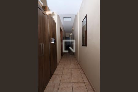 Casa à venda com 325m², 4 quartos e 2 vagasCorredor