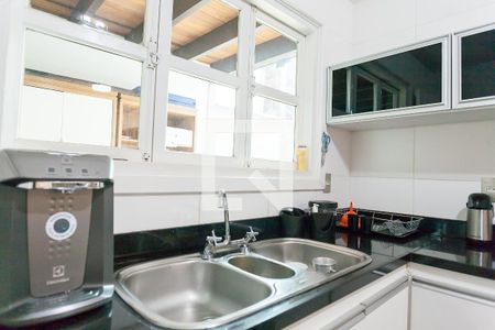 Casa à venda com 260m², 4 quartos e 2 vagas Casa à venda com 260m², 4 quartos e 2 vagasCozinha