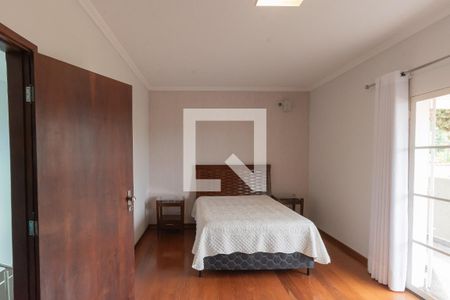 Casa à venda com 264m², 4 quartos e 4 vagasSuíte