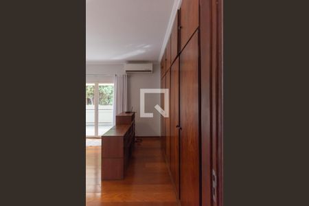 Casa à venda com 264m², 4 quartos e 4 vagasSuíte