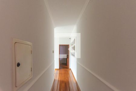 Casa à venda com 264m², 4 quartos e 4 vagasCorredor