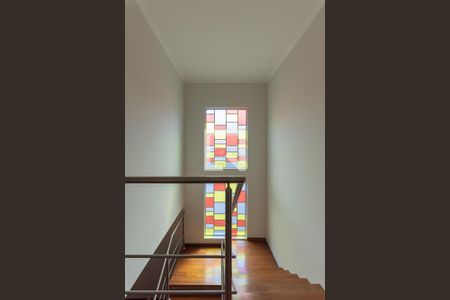 Escada de casa para alugar com 4 quartos, 264m² em Jardim Aurélia, Campinas