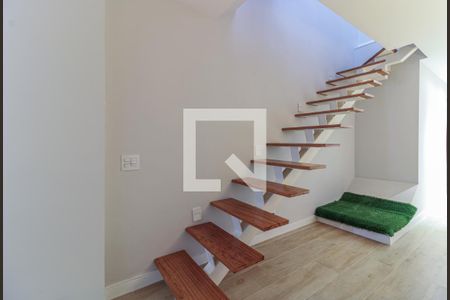 Escada de apartamento para alugar com 2 quartos, 175m² em Recreio dos Bandeirantes, Rio de Janeiro