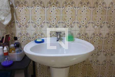 Casa à venda com 214m², 3 quartos e 2 vagasBanheiro