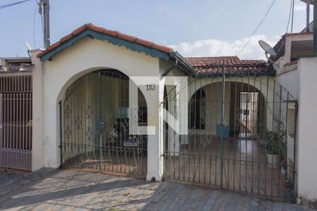 Casa à venda com 214m², 3 quartos e 2 vagasFachada