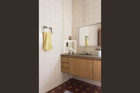 Casa à venda com 214m², 3 quartos e 2 vagasBanheiro