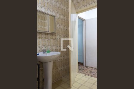 Casa à venda com 214m², 3 quartos e 2 vagasBanheiro