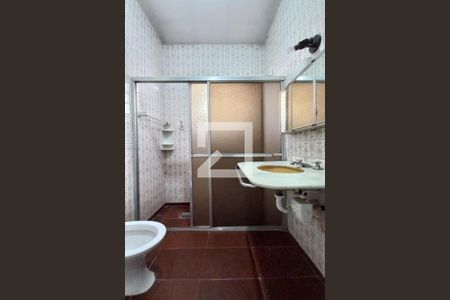 Casa à venda com 250m², 2 quartos e 2 vagas Casa à venda com 250m², 2 quartos e 2 vagasBanheiro