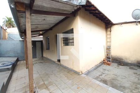 Casa à venda com 250m², 2 quartos e 2 vagas Casa à venda com 250m², 2 quartos e 2 vagasFachada do Prédio