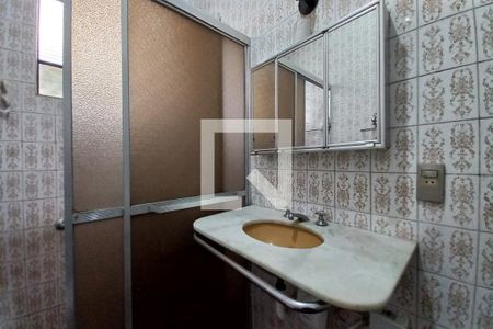 Casa à venda com 250m², 2 quartos e 2 vagas Casa à venda com 250m², 2 quartos e 2 vagasBanheiro