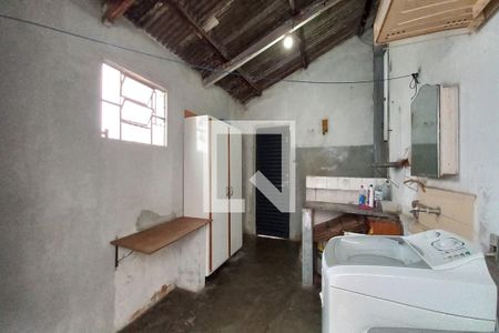 Casa à venda com 250m², 2 quartos e 2 vagas Casa à venda com 250m², 2 quartos e 2 vagasÁrea de Serviço