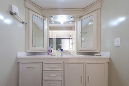 Apartamento para alugar com 250m², 4 quartos e 3 vagasBanheiro 3