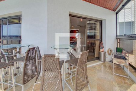 Apartamento para alugar com 250m², 4 quartos e 3 vagasVaranda