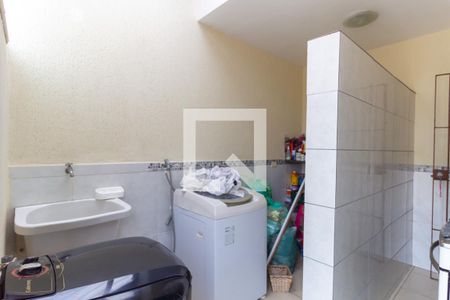 Casa à venda com 180m², 3 quartos e 2 vagasLavanderia 
