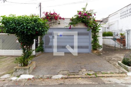 Casa à venda com 180m², 3 quartos e 2 vagasFachada