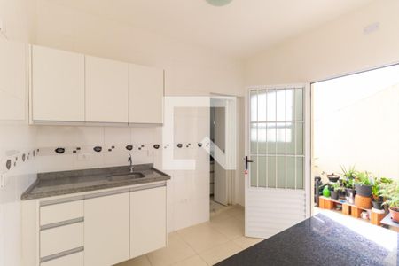 Casa à venda com 180m², 3 quartos e 2 vagasCozinha  Casa 2