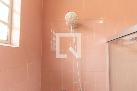 Casa à venda com 180m², 3 quartos e 2 vagasBanheiro 