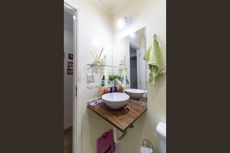 Apartamento à venda com 64m², 3 quartos e 1 vaga Apartamento à venda com 64m², 3 quartos e 1 vagaBanheiro Social