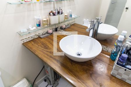 Apartamento à venda com 64m², 3 quartos e 1 vaga Apartamento à venda com 64m², 3 quartos e 1 vagaBanheiro da Suíte