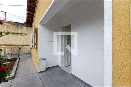Casa para alugar com 80m², 2 quartos e 1 vaga Casa para alugar com 80m², 2 quartos e 1 vagaVaranda