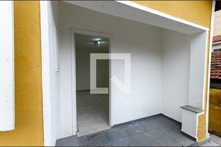 Casa para alugar com 80m², 2 quartos e 1 vaga Casa para alugar com 80m², 2 quartos e 1 vagaVaranda