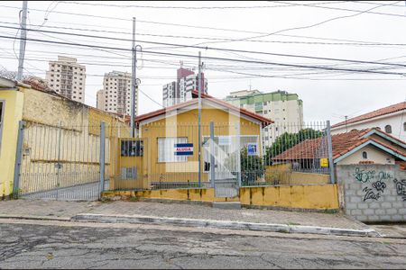 Casa para alugar com 80m², 2 quartos e 1 vaga Casa para alugar com 80m², 2 quartos e 1 vagaFachada
