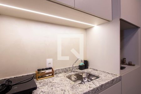 Cozinha de kitnet/studio para alugar com 1 quarto, 21m² em República, São Paulo