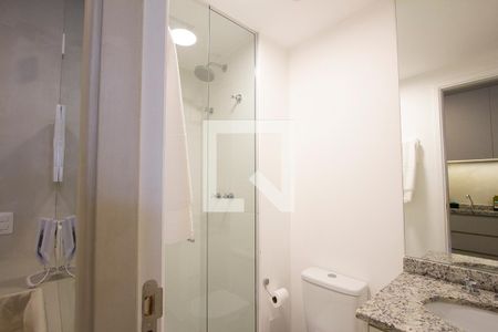 Banheiro de kitnet/studio para alugar com 1 quarto, 21m² em República, São Paulo