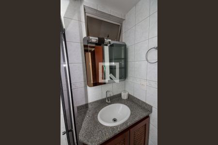 Apartamento para alugar com 61m², 2 quartos e sem vaga Apartamento para alugar com 61m², 2 quartos e sem vagaBanheiro