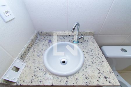 Casa de condomínio à venda com 112m², 2 quartos e 2 vagasBanheiro da Suíte 1